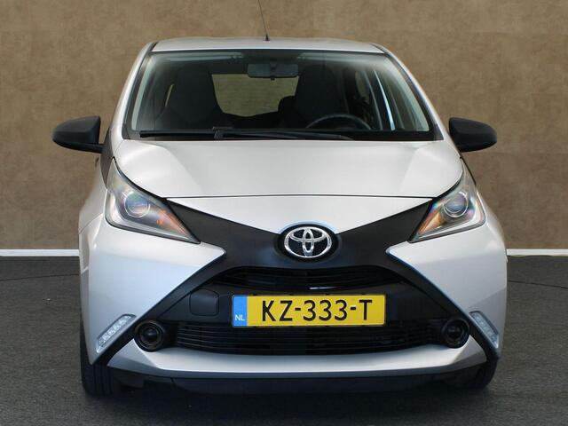 Toyota AYGO 1.0 VVT-i x-now - ORIGINEEL NEDERLANDSE AUTO - VOLLEDIG HOMMEL ONDERHOUD! - AIRCO - RADIO - LED DAGVERLICHTING