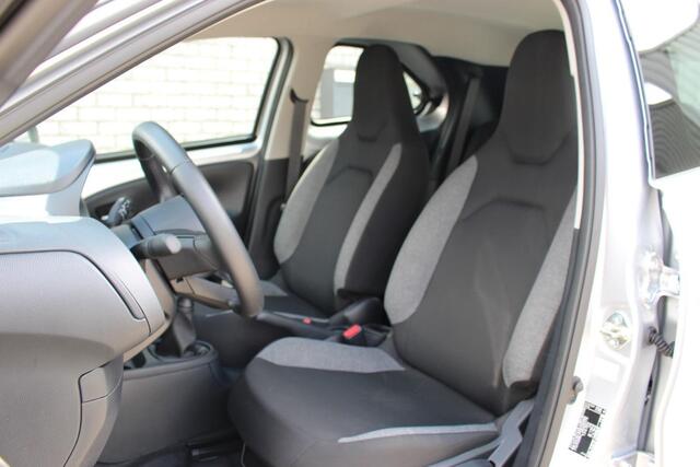 Toyota AYGO X 1.0 VVT-i MT