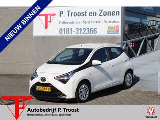 toyota-aygo-1.0-vvt-i-x-play-naviga