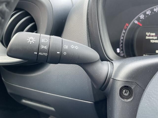 Toyota AYGO 1.0 VVT-i MT play | Rijstrooksensor | Apple CarPlay Android Auto