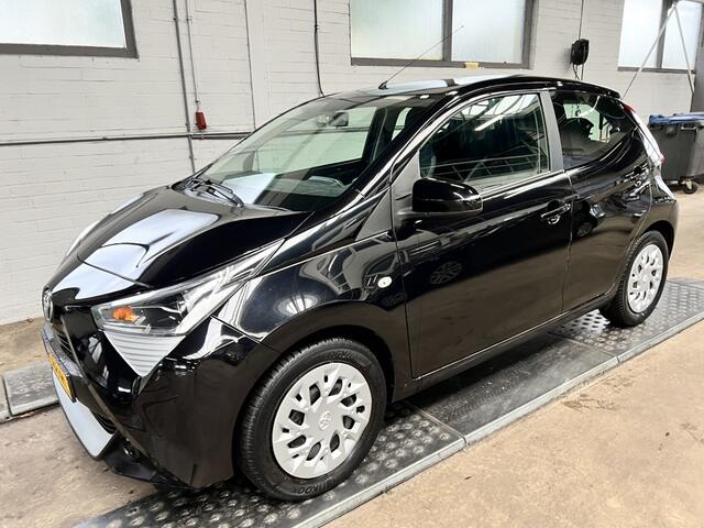 Toyota AYGO 1.0 VVT-i x-play ltd Apple Carplay Camera Navigatie Airco