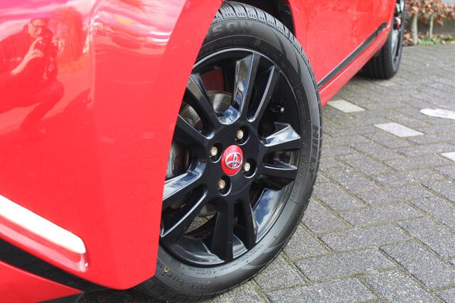 Toyota AYGO 1.0 VVT-i X-cite Bi-tone | Rijklaar | Airco | Camera | El.pakket | Dealer onderhouden