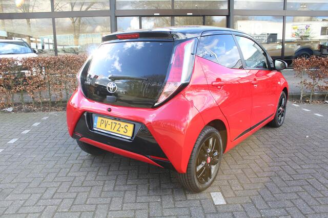 Toyota AYGO 1.0 VVT-i X-cite Bi-tone | Rijklaar | Airco | Camera | El.pakket | Dealer onderhouden