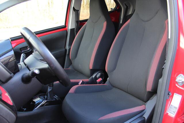 Toyota AYGO 1.0 VVT-i X-cite Bi-tone | Rijklaar | Airco | Camera | El.pakket | Dealer onderhouden