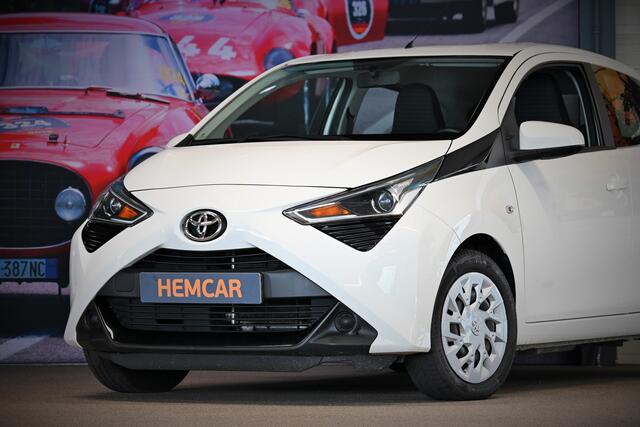 Toyota AYGO 1.0 VVT-i x-play limited