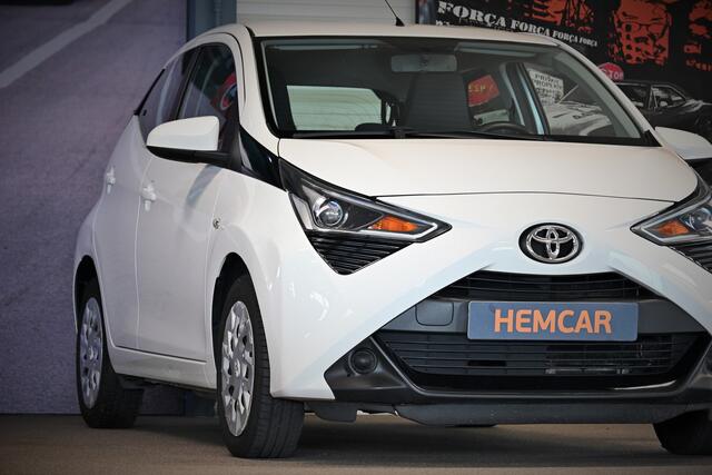 Toyota AYGO 1.0 VVT-i x-play limited