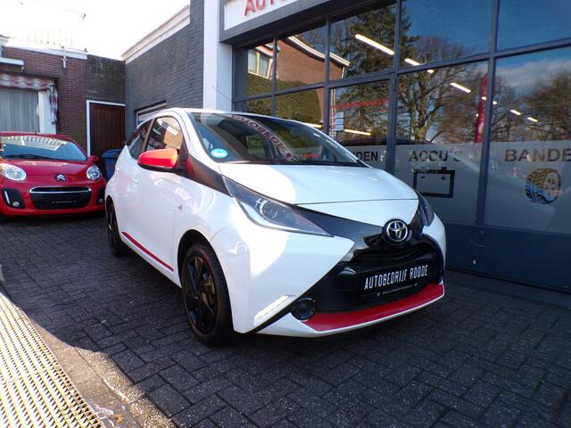 Toyota AYGO 1.0 VVT-i 5-Drs Red Edition AIRCO,DEALER ONDERHOUDEN!
