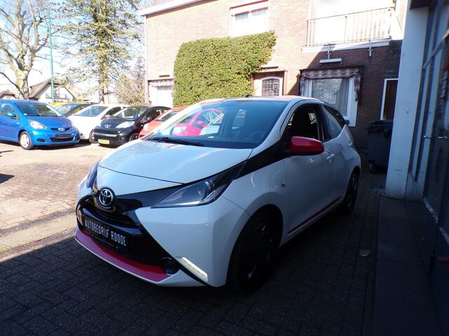 Toyota AYGO 1.0 VVT-i 5-Drs Red Edition AIRCO,DEALER ONDERHOUDEN!