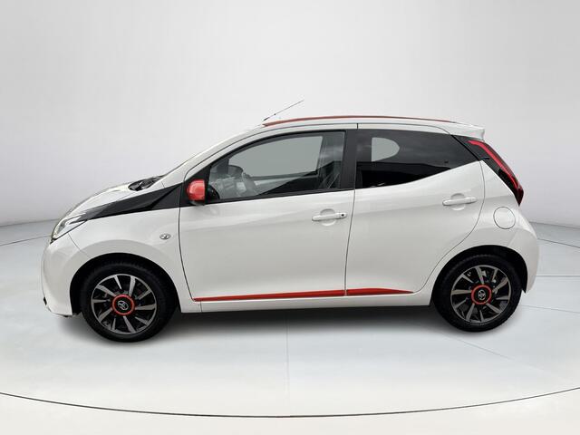 Toyota AYGO 1.0 VVT-i x-cite **AIRCO/ APPLE CARPLAY/ BEGRENZER/ 36 MAANDEN GARANTIE**