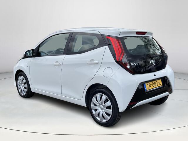 Toyota AYGO 1.0 VVT-i x-play | Navigatie | Airconditioning | Bluetooth | Parkeercamera |