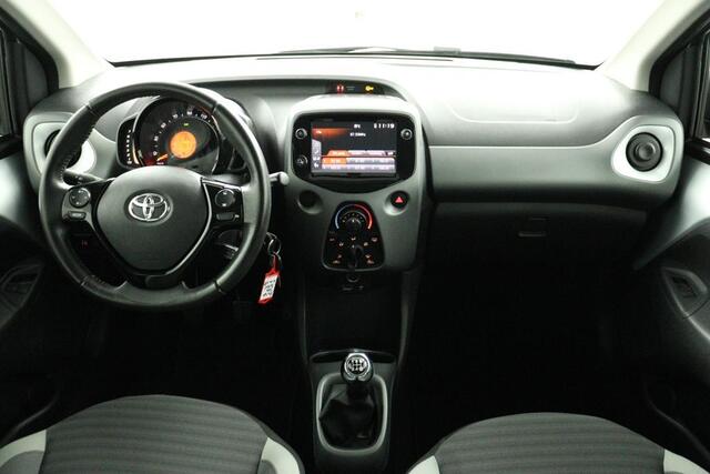 Toyota AYGO 1.0 VVT-i x-play | Apple Carplay/Android Auto | achteruitrijcamera | Airco |