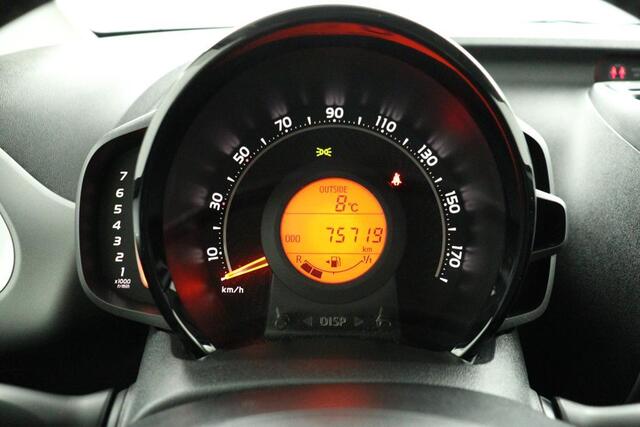 Toyota AYGO 1.0 VVT-i x-play | Apple Carplay/Android Auto | achteruitrijcamera | Airco |