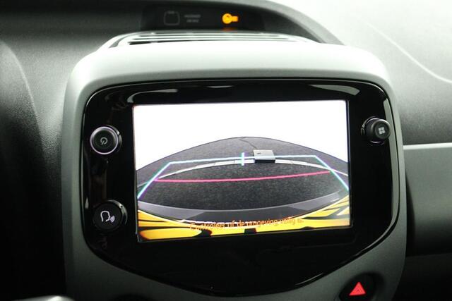 Toyota AYGO 1.0 VVT-i x-play | Apple Carplay/Android Auto | achteruitrijcamera | Airco |