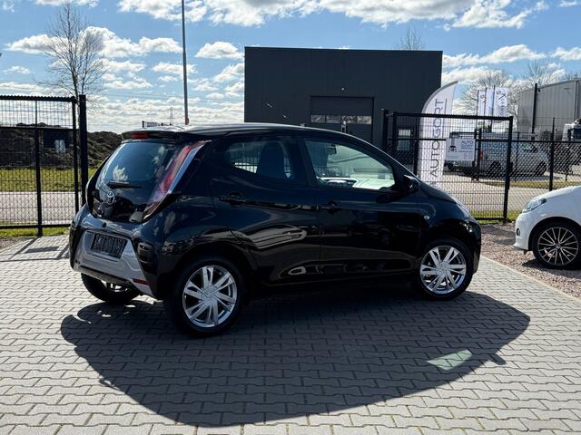Toyota AYGO 1.0 VVT-i x-play | 5 Deurs | Airco | Alu velgen | Camera |