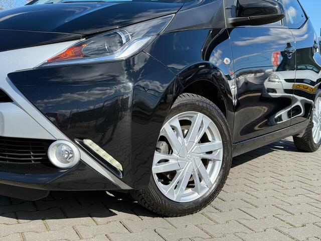 Toyota AYGO 1.0 VVT-i x-play | 5 Deurs | Airco | Alu velgen | Camera |