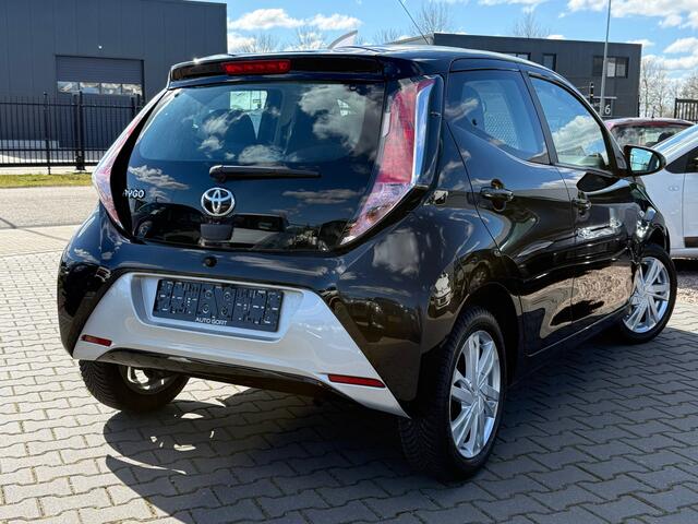 Toyota AYGO 1.0 VVT-i x-play | 5 Deurs | Airco | Alu velgen | Camera |