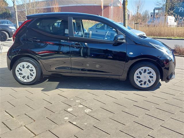 Toyota AYGO 1.0 VVT-i x-play