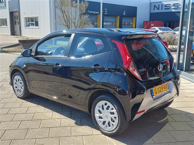 Toyota AYGO 1.0 VVT-i x-play