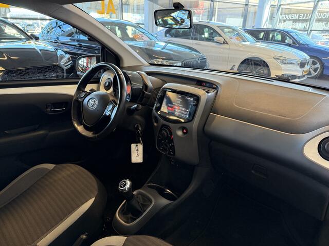 Toyota AYGO 1.0 VVT-i x-play limited | Apple carplay | Begrenzer | LED Dagrijverlichting | Nederlands geleverd