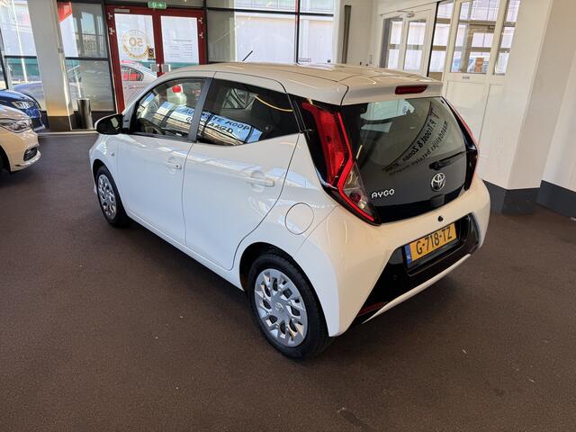 Toyota AYGO 1.0 VVT-i x-play limited | Apple carplay | Begrenzer | LED Dagrijverlichting | Nederlands geleverd
