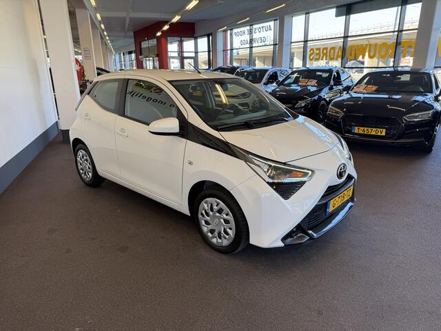 Toyota AYGO 1.0 VVT-i x-play limited | Apple carplay | Begrenzer | LED Dagrijverlichting | Nederlands geleverd