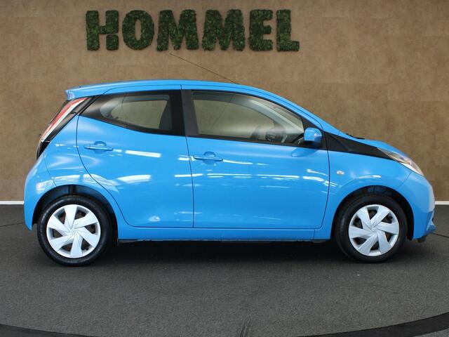 Toyota AYGO 1.0 VVT-i x-play - ORIGINEEL NEDERLANDSE AUTO - BLUETOOTH TELEFOONVOORBEREIDING - AIRCO - ELEKTRISCHE BEDIENBARE BUITENSPIEGELS - MULTIFUNCTIONEEL STUURWIEL - ELEKTRISCHE RAMEN -