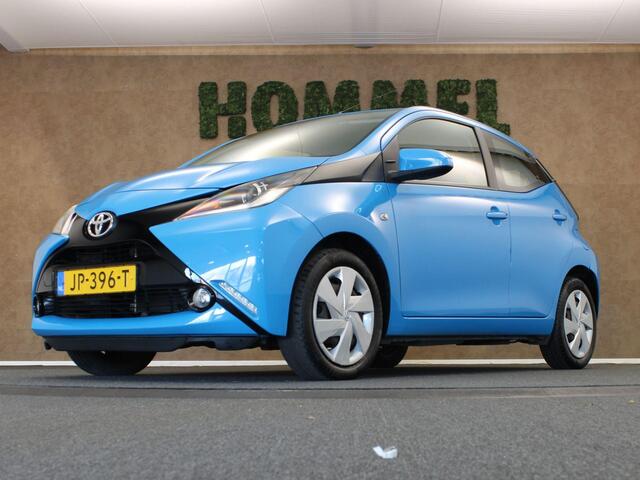 Toyota AYGO 1.0 VVT-i x-play - ORIGINEEL NEDERLANDSE AUTO - BLUETOOTH TELEFOONVOORBEREIDING - AIRCO - ELEKTRISCHE BEDIENBARE BUITENSPIEGELS - MULTIFUNCTIONEEL STUURWIEL - ELEKTRISCHE RAMEN -