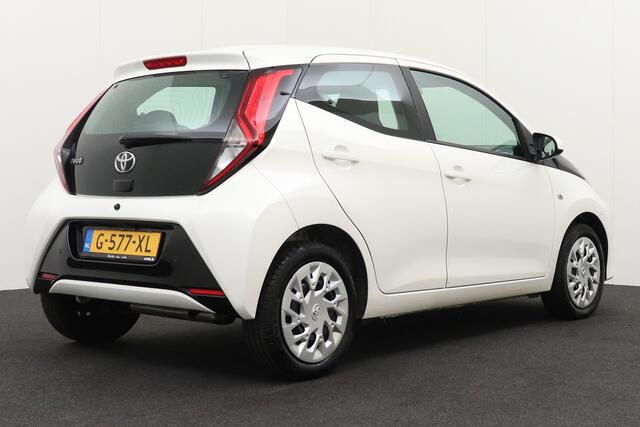 Toyota AYGO 1.0 VVT-i Aut. 73 PK X-play Camera Carplay LED