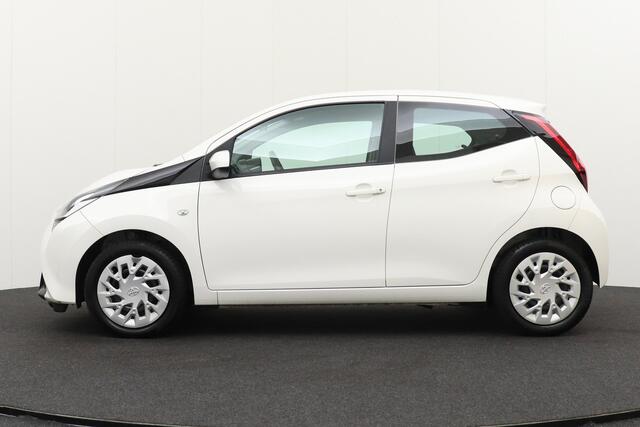 Toyota AYGO 1.0 VVT-i Aut. 73 PK X-play Camera Carplay LED