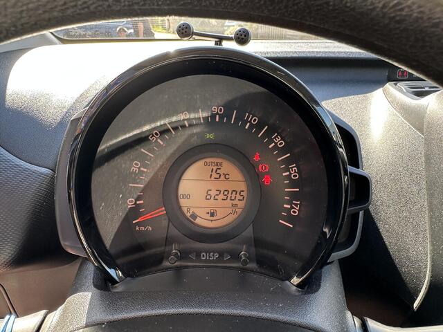Toyota AYGO 1.0 VVT-i x-fun | Airco | Telefoon verbinding | Metallic Lak
