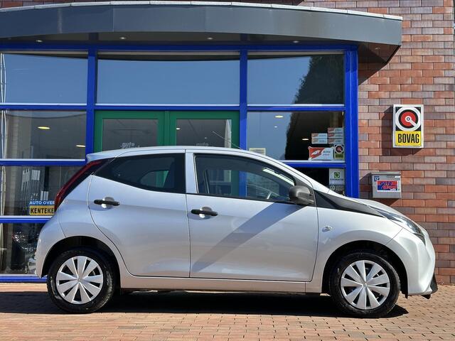 Toyota AYGO 1.0 VVT-i x-fun | Airco | Telefoon verbinding | Metallic Lak