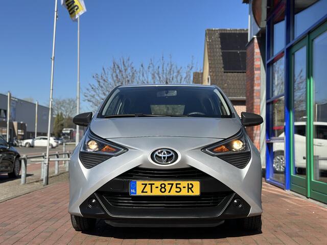 Toyota AYGO 1.0 VVT-i x-fun | Airco | Telefoon verbinding | Metallic Lak