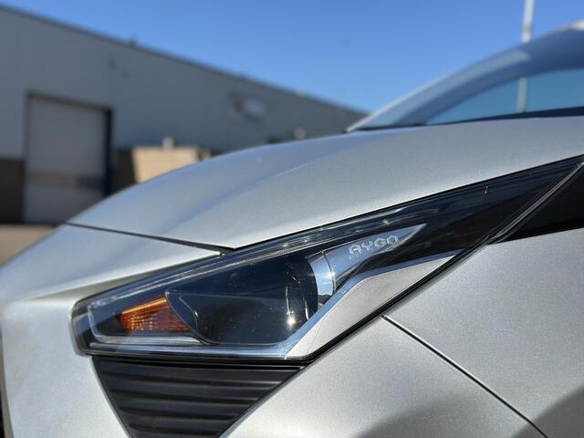 Toyota AYGO 1.0 VVT-i x-fun | Airco | Telefoon verbinding | Metallic Lak