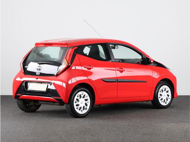 Toyota AYGO 1.0 VVT-i x-play | NL-Auto | Apple Carplay -/ Android Auto | Parkeercamera |