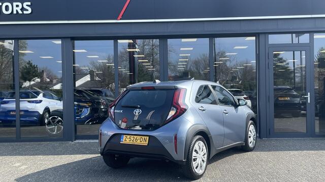 Toyota AYGO X 1.0 VVT-i MT Play | Camera | DAB | Apple Carplay | Android Auto | ALL-Season banden | Cruise Control |