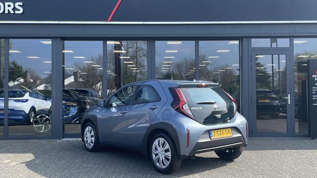 Toyota AYGO X 1.0 VVT-i MT Play | Camera | DAB | Apple Carplay | Android Auto | ALL-Season banden | Cruise Control |