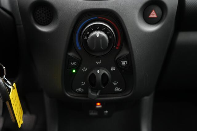 Toyota AYGO 1.0 VVT-i x-fun | NL-Auto | Airco |