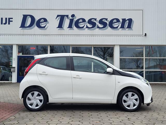 Toyota AYGO 1.0 VVT-i Automaat X-play, Airco, Camera, Rijklaar met beurt & garantie.
