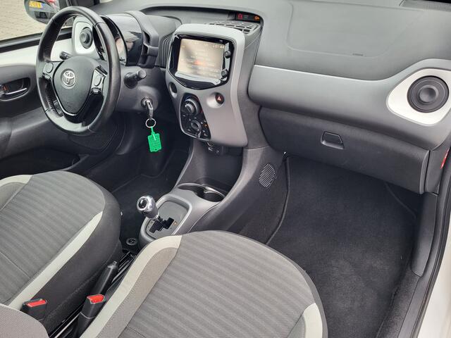 Toyota AYGO 1.0 VVT-i Automaat X-play, Airco, Camera, Rijklaar met beurt & garantie.