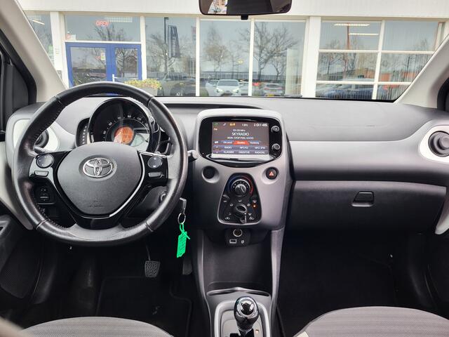 Toyota AYGO 1.0 VVT-i Automaat X-play, Airco, Camera, Rijklaar met beurt & garantie.