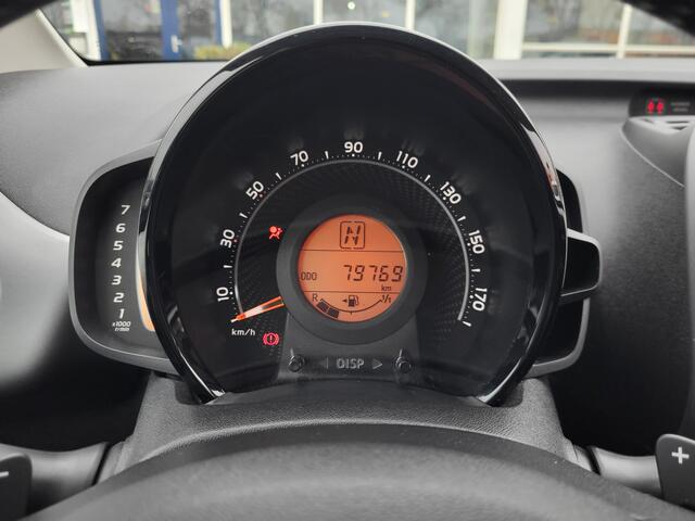 Toyota AYGO 1.0 VVT-i Automaat X-play, Airco, Camera, Rijklaar met beurt & garantie.