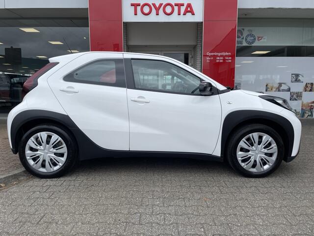 Toyota AYGO 1.0 VVT-i S-CVT Play | Apple CarPlay Android Auto | DAB | Elektr