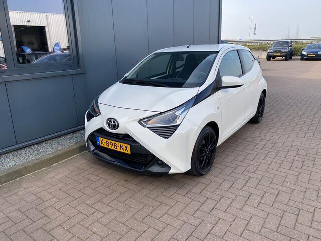Toyota AYGO 1.0 VVT-i x-play Sport AIRCO/CAMERA/MEDIA/LICHTMETAAL