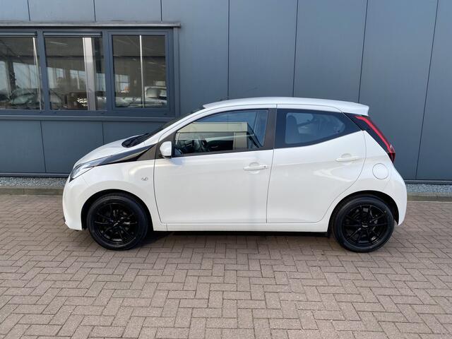 Toyota AYGO 1.0 VVT-i x-play Sport AIRCO/CAMERA/MEDIA/LICHTMETAAL