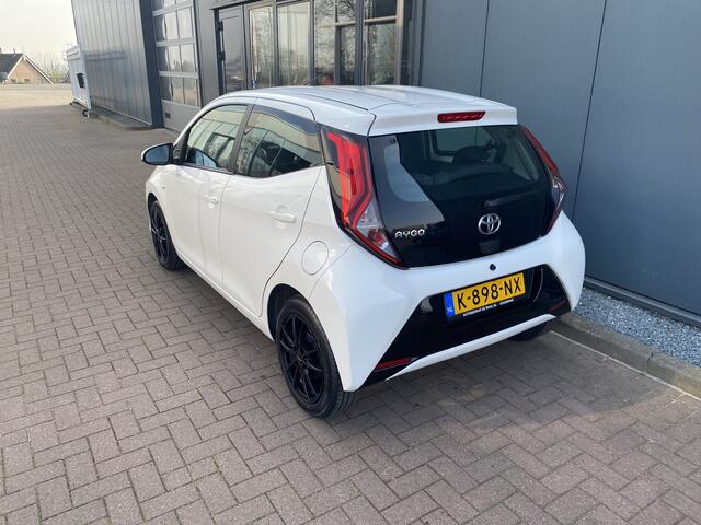 Toyota AYGO 1.0 VVT-i x-play Sport AIRCO/CAMERA/MEDIA/LICHTMETAAL