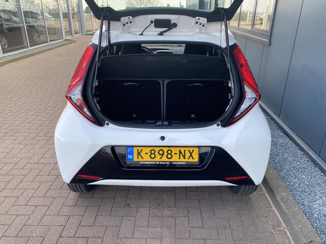 Toyota AYGO 1.0 VVT-i x-play Sport AIRCO/CAMERA/MEDIA/LICHTMETAAL