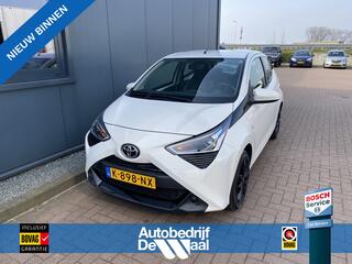 toyota-aygo-1.0-vvt-i-x-play-sport-