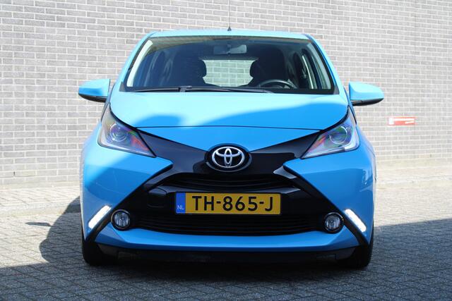 Toyota AYGO 1.0 VVT-i x-nav Achteruitrijcamera, Navigatie, Airco, Bluetooth