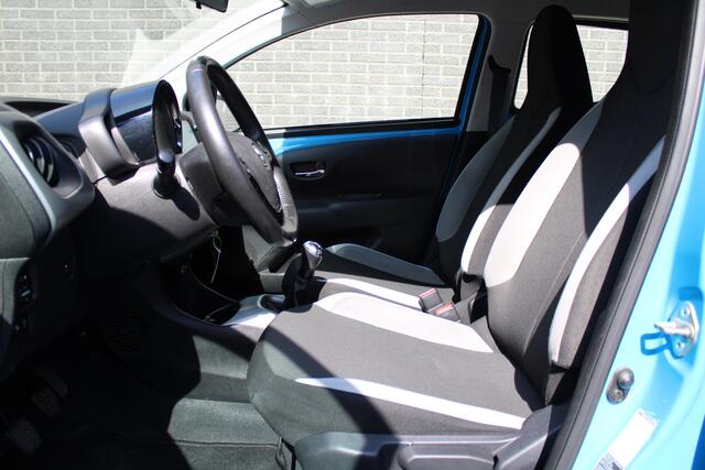 Toyota AYGO 1.0 VVT-i x-nav Achteruitrijcamera, Navigatie, Airco, Bluetooth