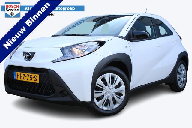 Toyota AYGO X 1.0 VVT-i MT Play | Achteruitrijcamera | Cruise controle | Lane assist | Apple CarPlay/Android Auto | Airco | DAB+ | Automatisch grootlicht | Zwarte hemelbekleding |